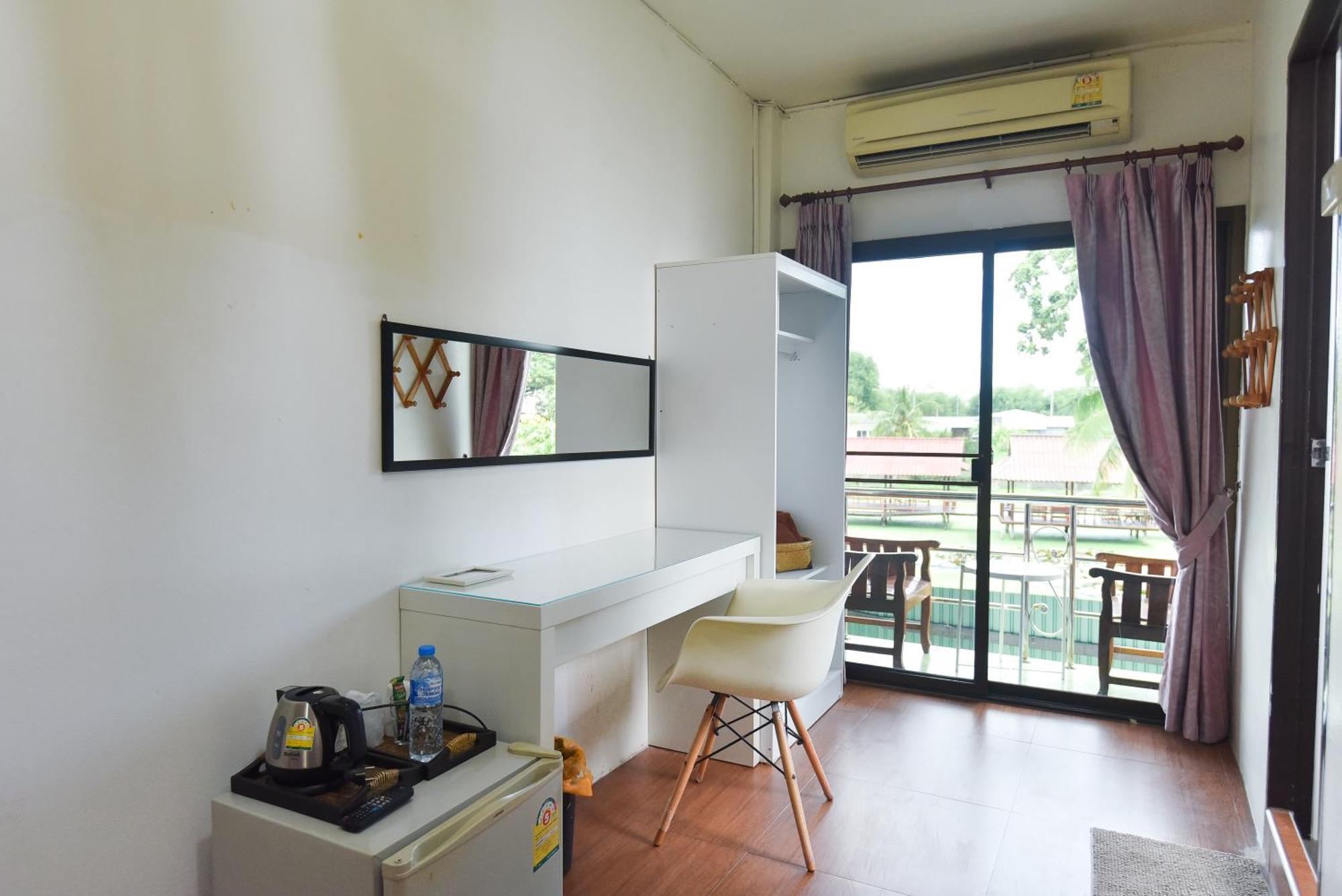 P.U. Inn Resort Phra Nakhon Si Ayutthaya Exteriör bild