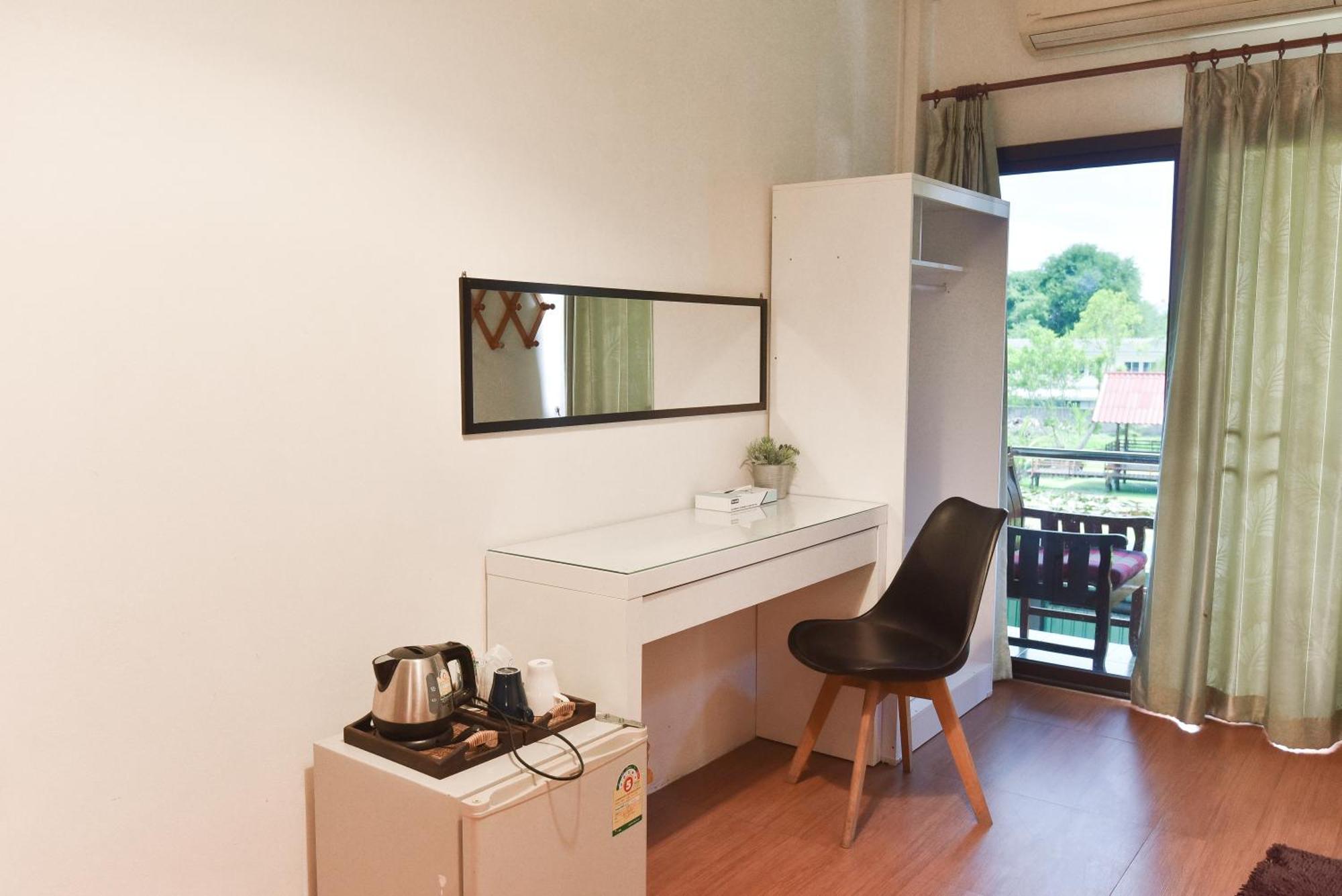 P.U. Inn Resort Phra Nakhon Si Ayutthaya Exteriör bild