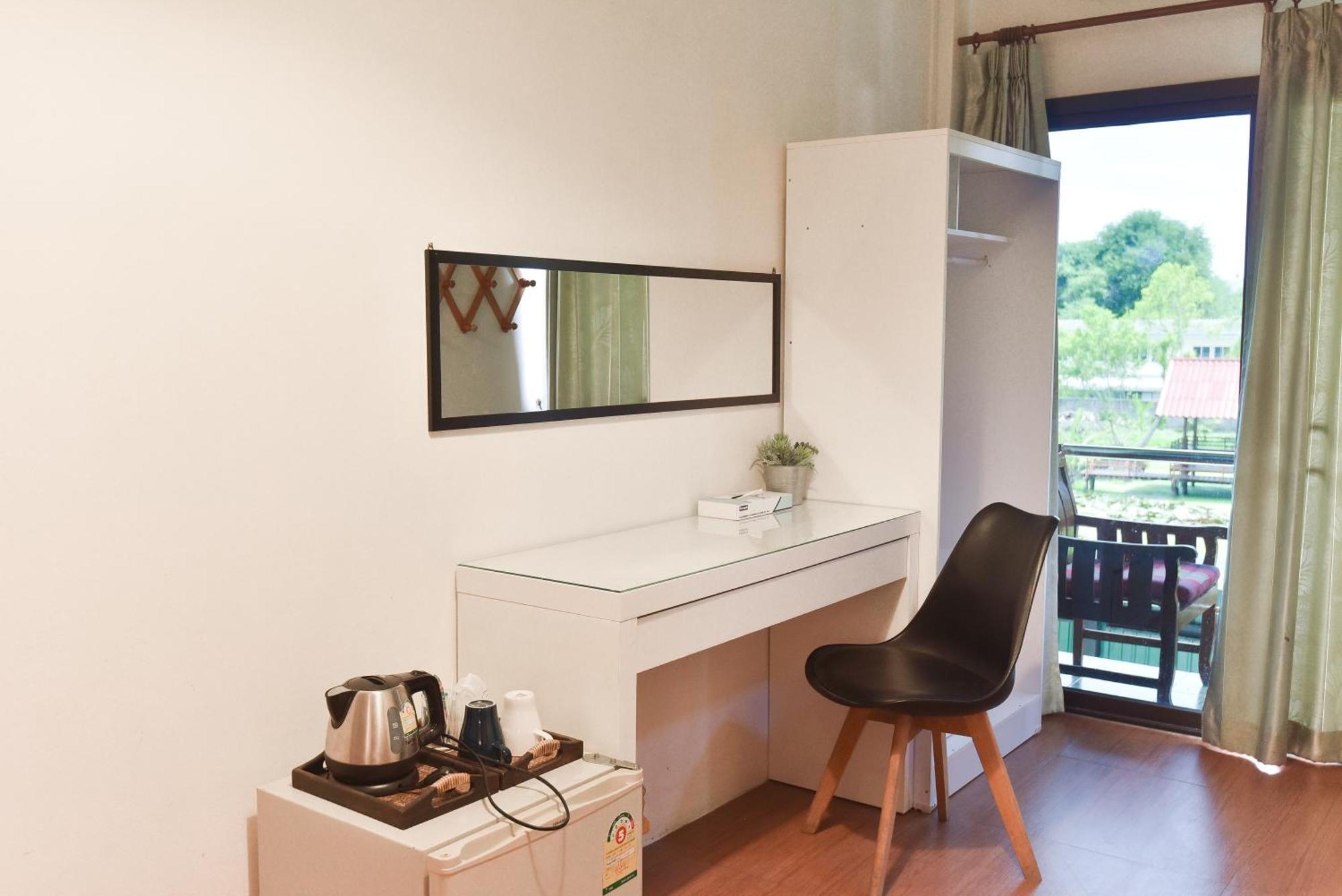 P.U. Inn Resort Phra Nakhon Si Ayutthaya Exteriör bild