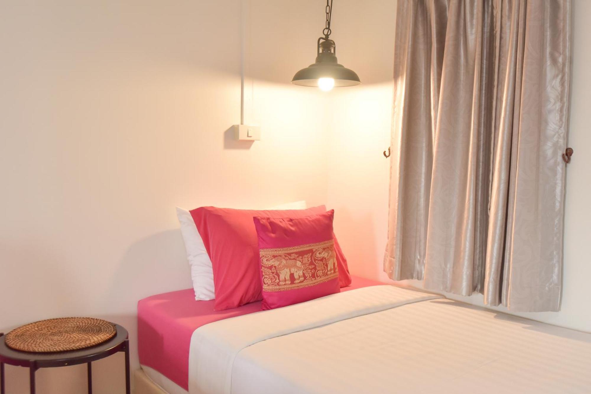 P.U. Inn Resort Phra Nakhon Si Ayutthaya Exteriör bild